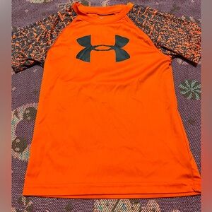 Young boys Under Armour tee